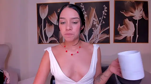 Chat +18 de AmaliaCrus ao vivo