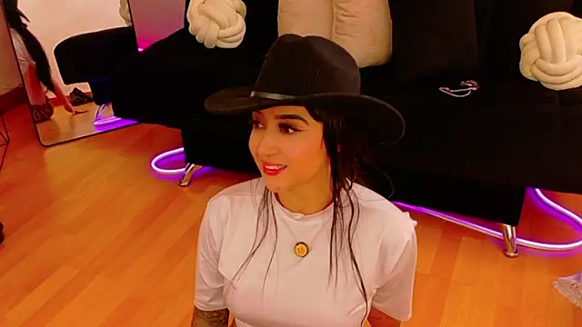 Chatroom XXX en direct de EmmyEvans1