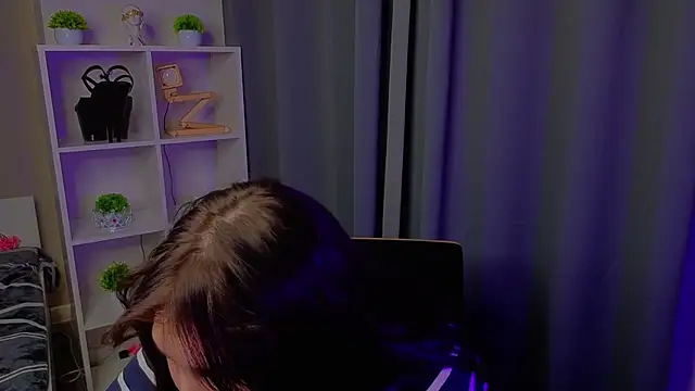 EnidRitzel – Naživo XXX chat