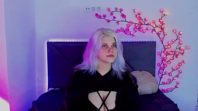 JoannLowe Adlı Modelin Canlı XXX Sohbeti