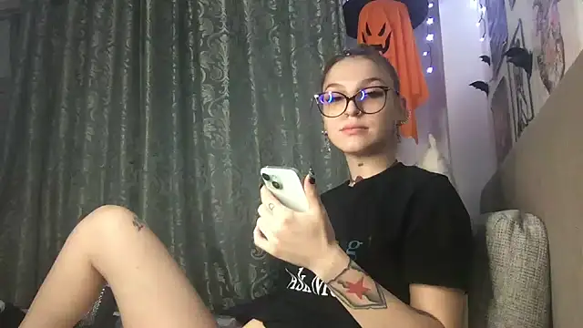 XXX chat uživo modela MoonAgnes