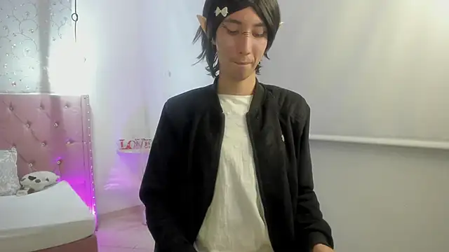 loverisu-coral: διαδικτυακό σόου στην κάμερα