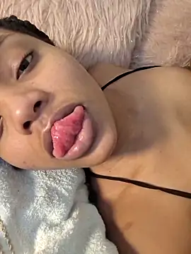 Chatroom XXX en direct de Ebony_love07