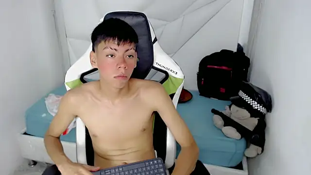 Liarr_ Chat XXX live