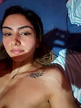 Larinhacat Adlı Modelin Canlı XXX Sohbeti