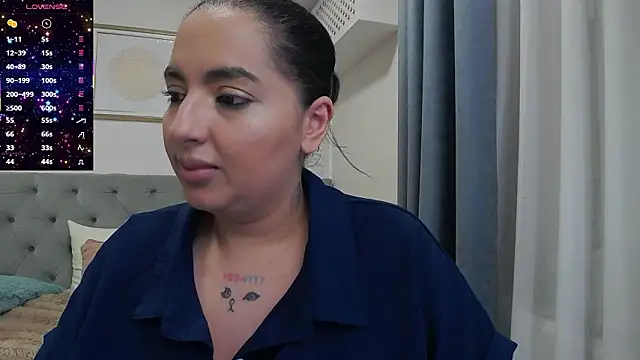 دردشة BustyAllyy الجنسية المباشرة