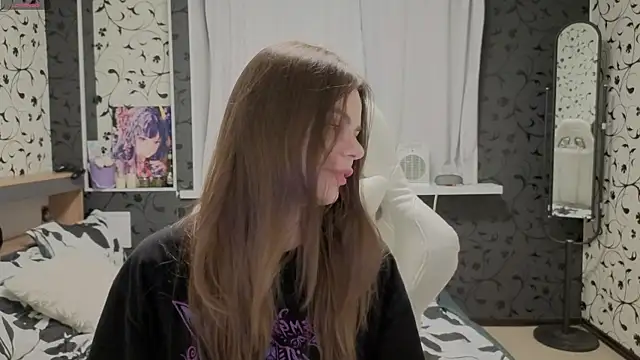 xAlisontiny Adlı Modelin Canlı XXX Sohbeti