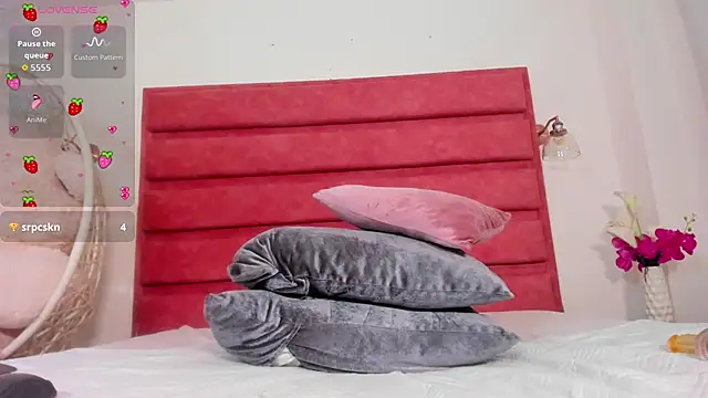 XXX chat uživo modela naomy_sexy_