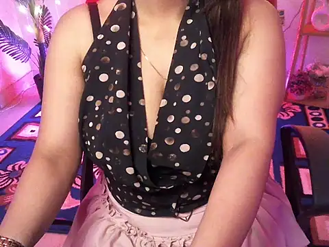 Apsara_77 élő XXX-chatje