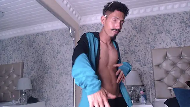 NoaahTylor's Webcam Show