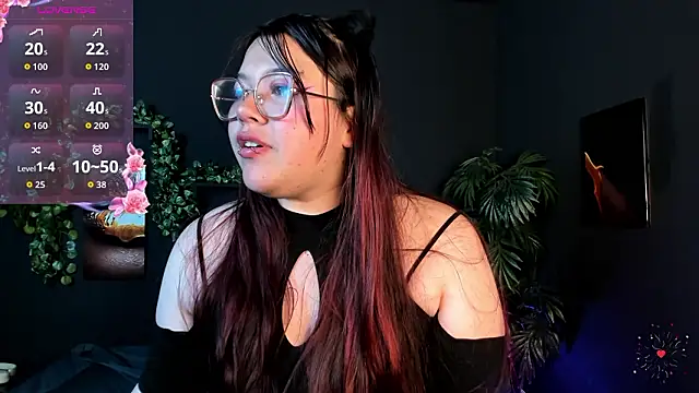 XXX chat uživo modela NicoleeDemara
