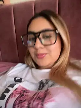 Chat XXX ao vivo de Miabonnett_