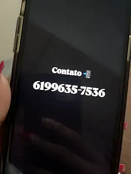 MusaNatacha: διαδικτυακό σόου στην κάμερα