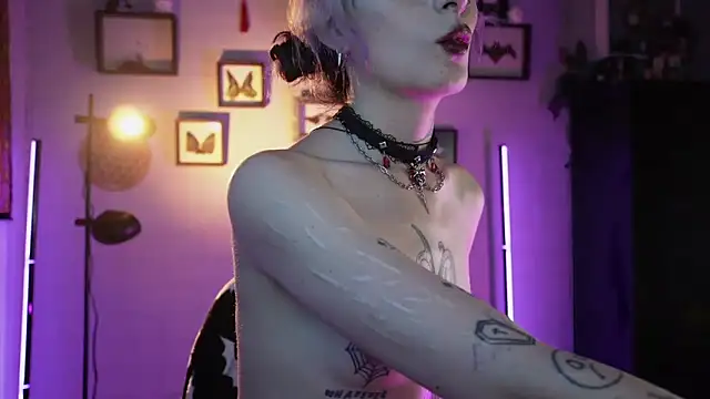 insania_9999_ Chat XXX in diretta