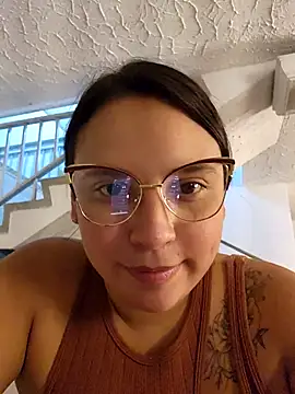 LizzRouse Adlı Modelin Canlı XXX Sohbeti