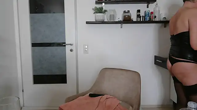 hexe40002 élő XXX-chatje