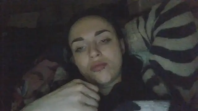 Trinsy_Love Adlı Modelin Canlı XXX Sohbeti