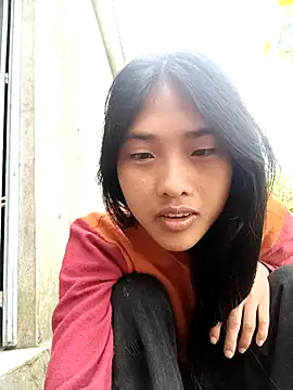 Hoa-tuylip: διαδικτυακό σόου στην κάμερα