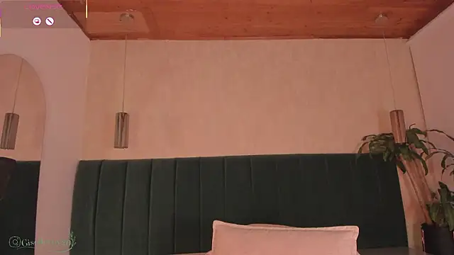 Chat XXX en directo de Giselle_royy