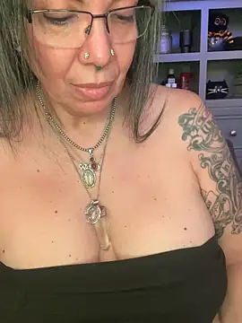 dieseldame1313's Webcam Show