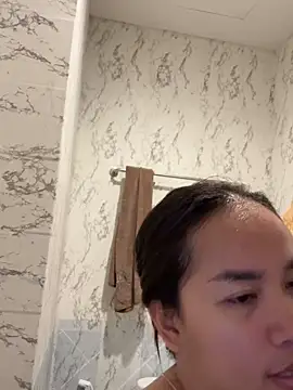 Ponthip's Live Chat Room