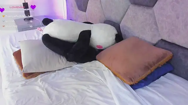 DulceJones Adlı Modelin Canlı XXX Sohbeti