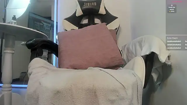 sweet_boygay élő XXX-chatje