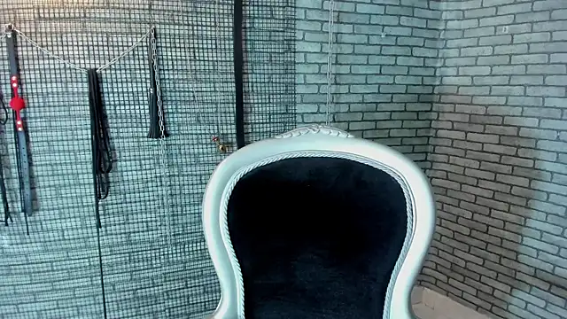 Briana_24's Live Chat Room