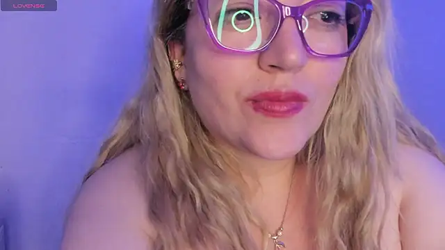 Naty_Mature_'s Live Chat Room