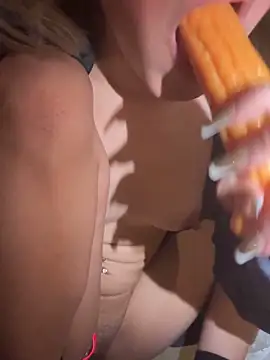 SweetBunnyGF's Live Chat Room