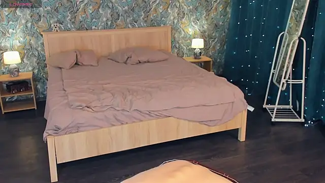 OdellaFrake 现场XXX聊天