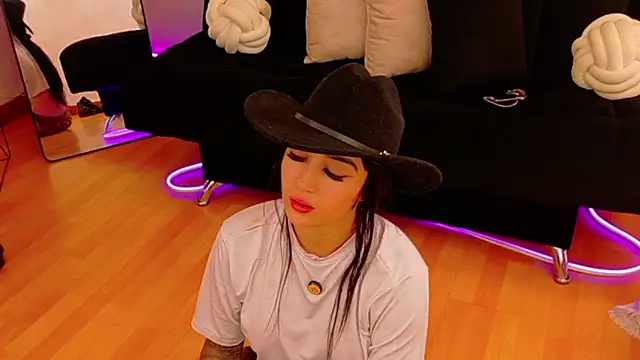 EmmyEvans1 live XXX chat