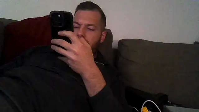 XXX chat uživo modela cheekycherryx