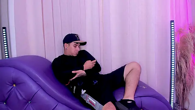 Yourslust_ Show Webcam