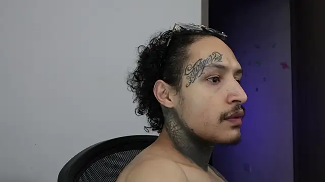 Webkamerová show trieone