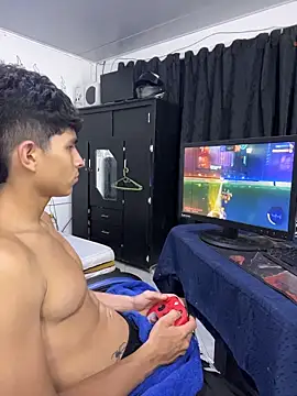 nic_2005: онлайн-секс-чат