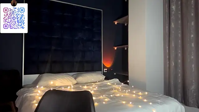 LinaMour: вебкам-шоу