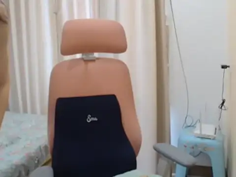 Chat XXX en directo de Lil-Cherries