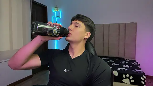 CHRIS_MORGAN1 Live XXX-Chat