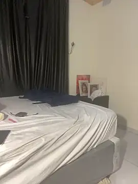 Cardiebae89 Adlı Modelin Canlı XXX Sohbeti