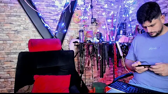 Chat XXX en directo de Liltildeman_moon