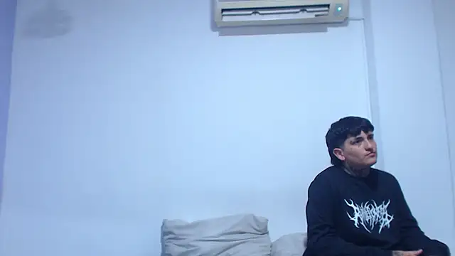 onixandghosty1 Show in webcam