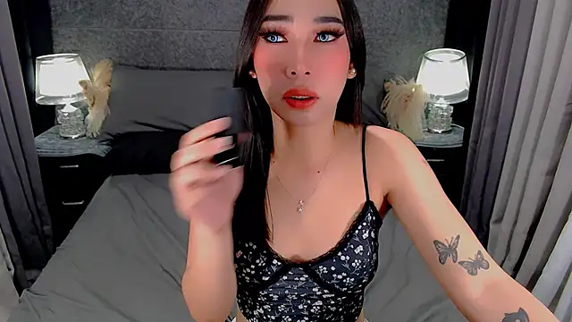 Show de saphira_fucks na webcam