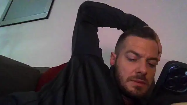 XXX chat uživo modela cheekycherryx