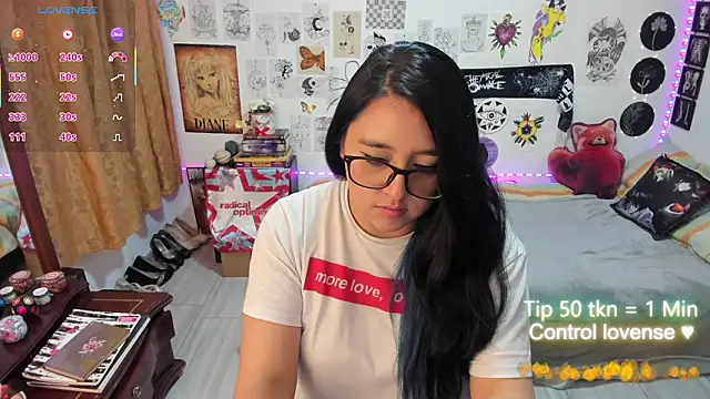 Cherry_blush_: онлайн-секс-чат