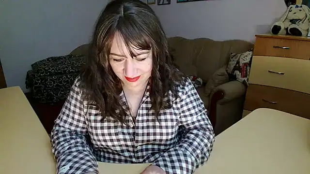 Lucretia_Goldi_: διαδικτυακό σόου στην κάμερα