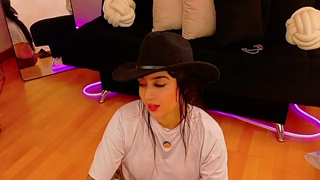 EmmyEvans1 – Live XXX-chat