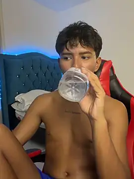 Leonarrrd_01 Pertunjukan Webcam