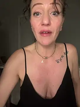 TheSweetestFknSlut's Live XXX Chat