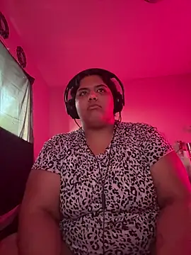 1n0nlythroat Chat XXX live